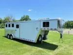 2006 Featherlite Weekender with Mid tack - Image 4