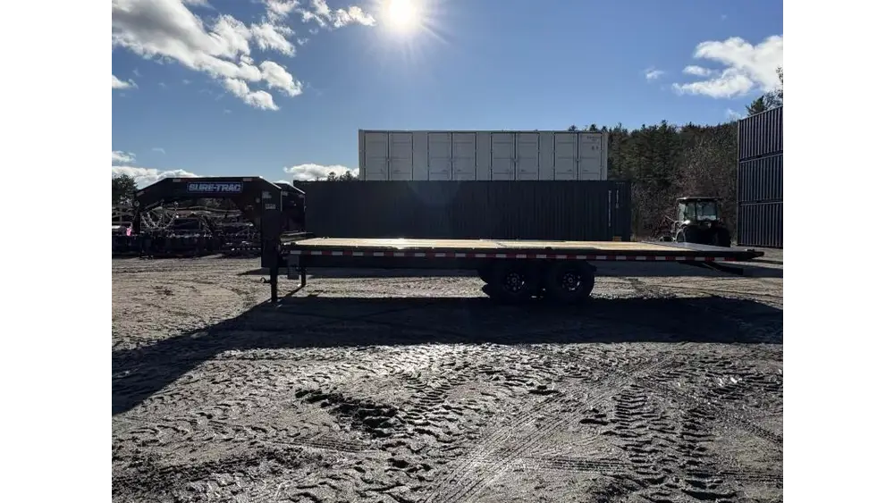 2026 Sure-Trac 8.5X24 15K Heavy Duty Power Tilt Gooseneck Equipment Trailer - Image 4